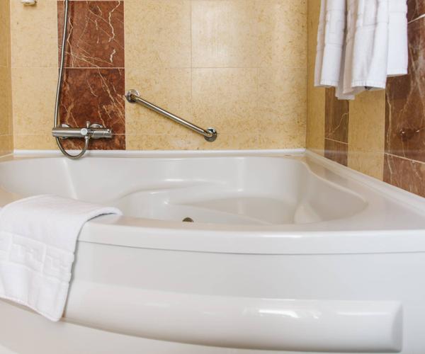 Romantic Double Room with Hot Tub